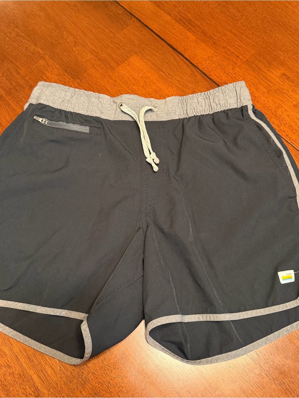 Vuori Banks Shorts Men’s S Black Athletic Unlined Zipper Pocket Drawstring V366